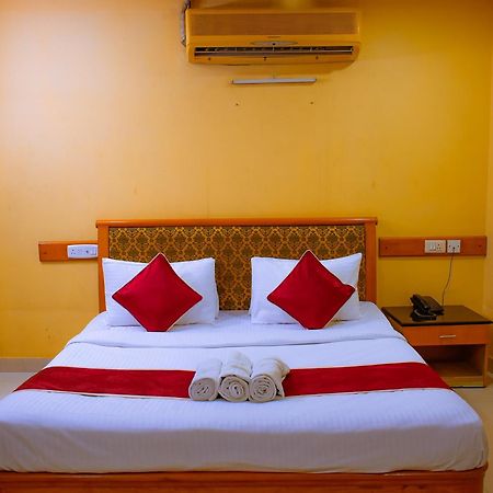 Naksha Tree Hotels - Mogappair Chennai Ngoại thất bức ảnh