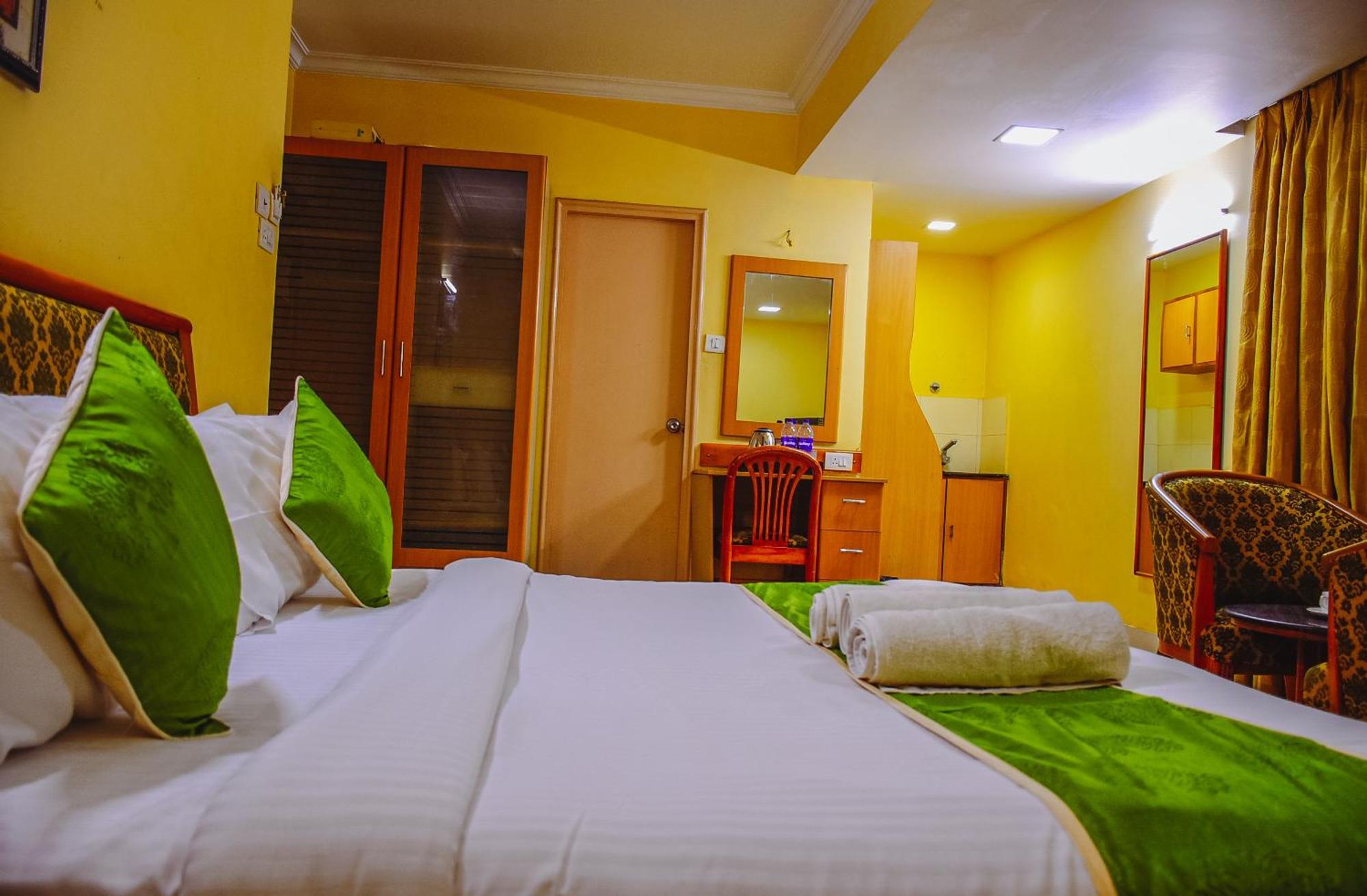 Naksha Tree Hotels - Mogappair Chennai Ngoại thất bức ảnh
