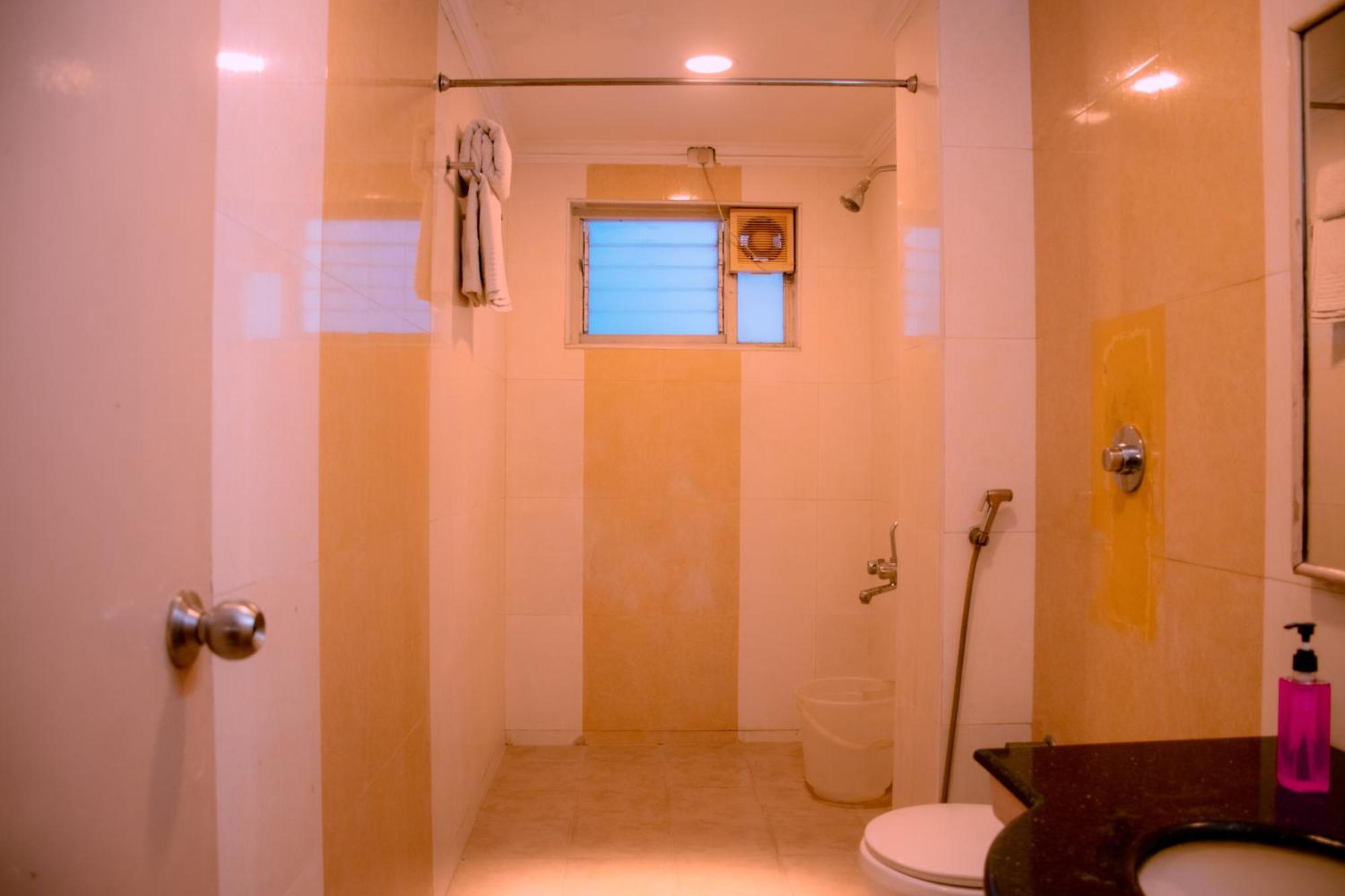 Naksha Tree Hotels - Mogappair Chennai Ngoại thất bức ảnh