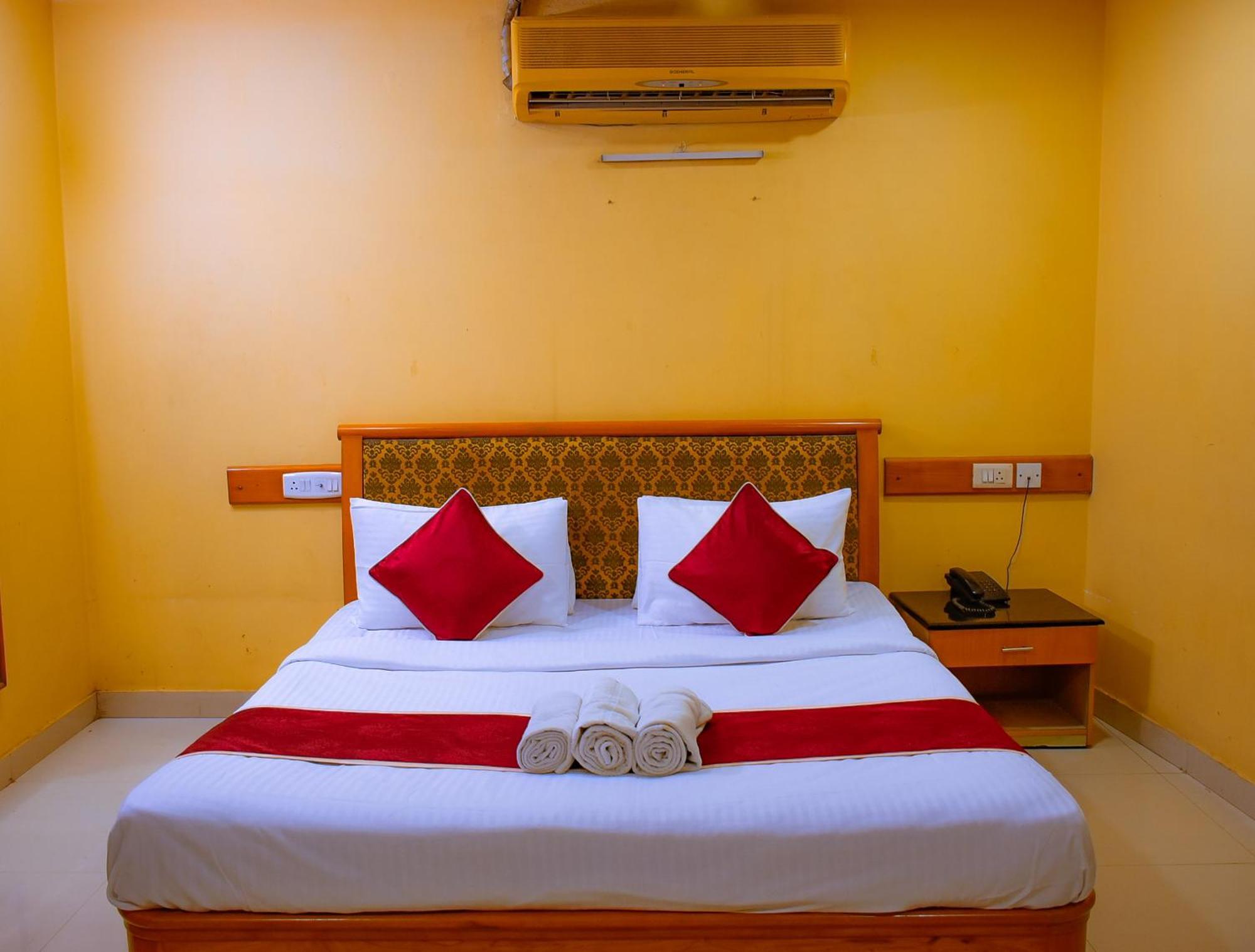 Naksha Tree Hotels - Mogappair Chennai Ngoại thất bức ảnh