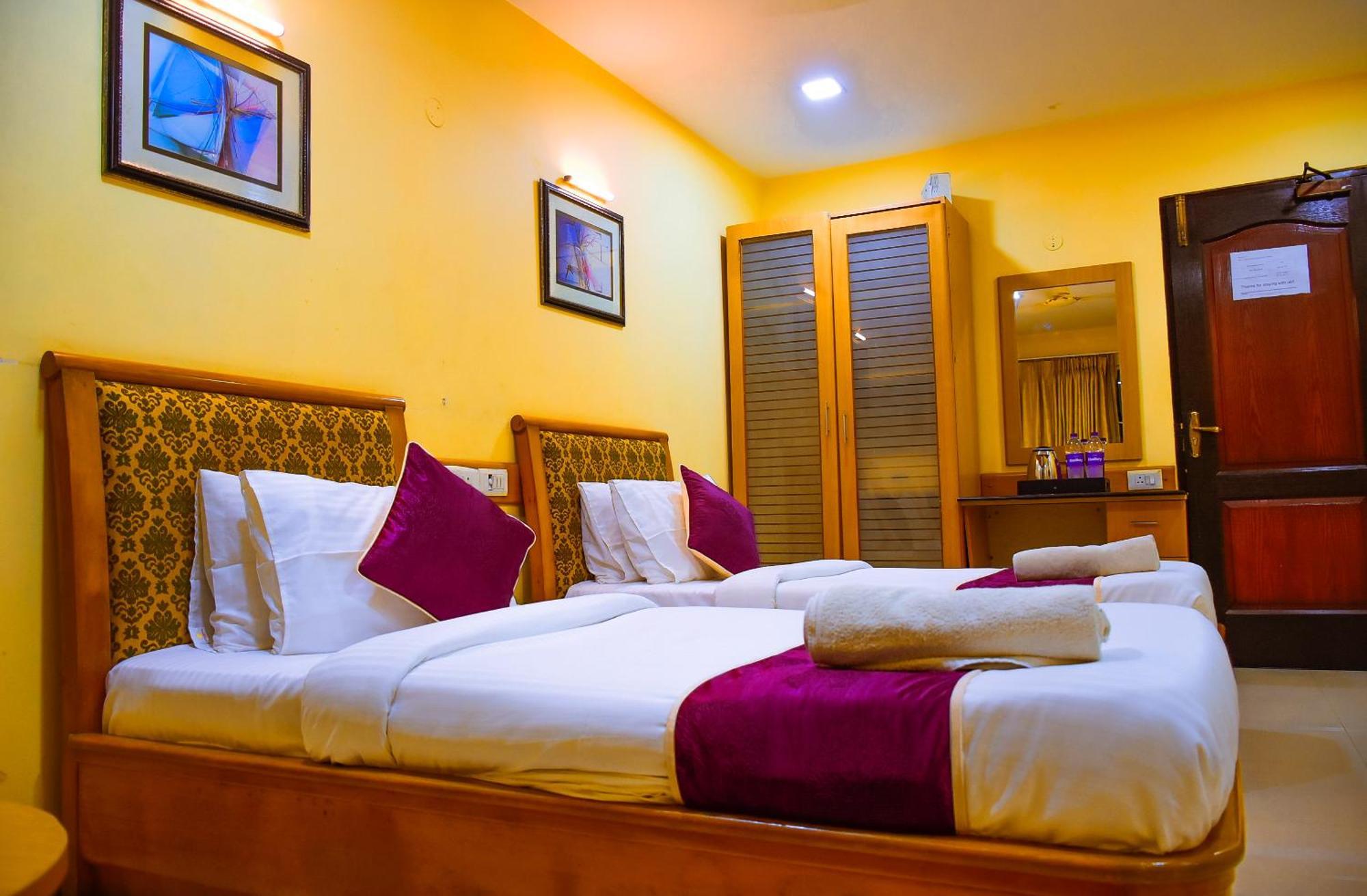 Naksha Tree Hotels - Mogappair Chennai Ngoại thất bức ảnh