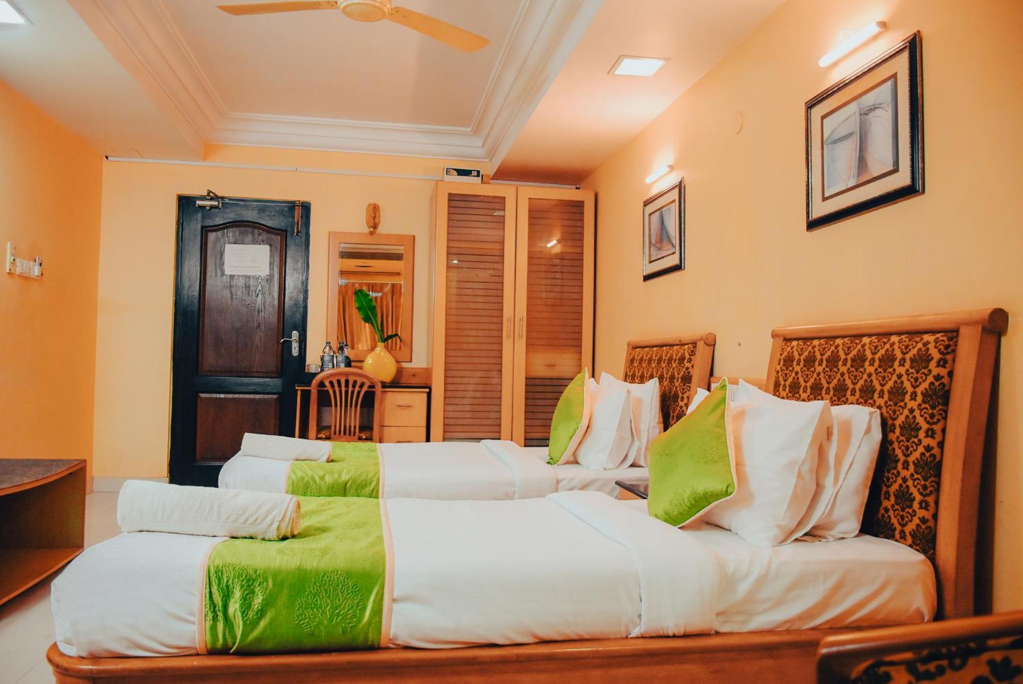 Naksha Tree Hotels - Mogappair Chennai Ngoại thất bức ảnh